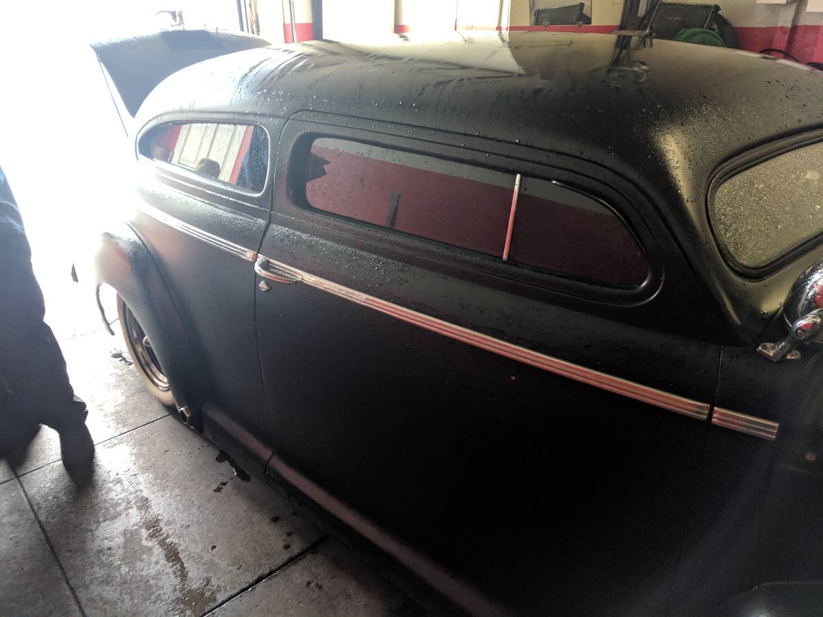 Chevy-special-deluxe-1941-black-12