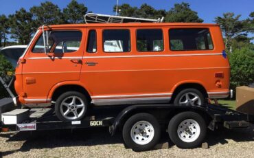 Chevy-sportsvan-1968-red-4
