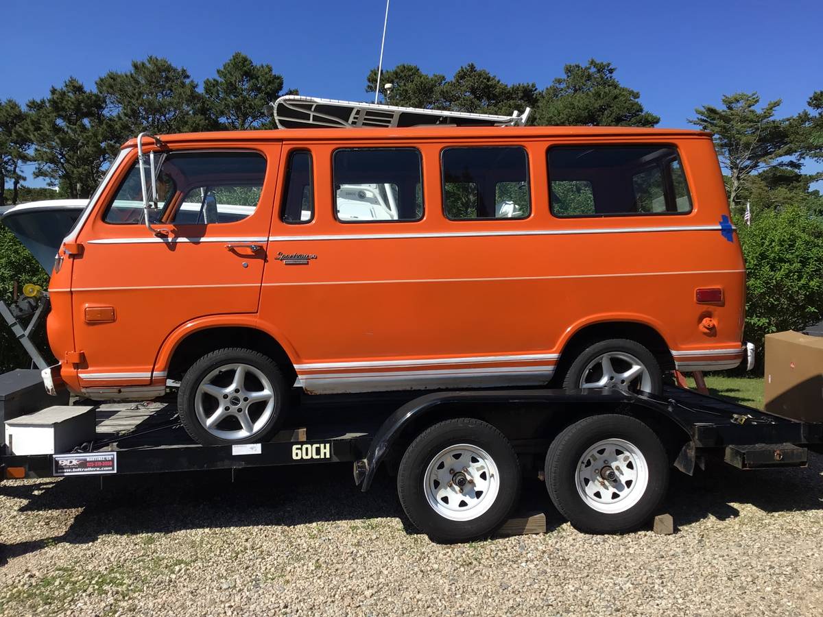 Chevy-sportsvan-1968-red-4