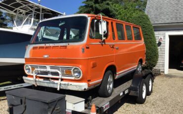 Chevy-sportsvan-1968-red-5