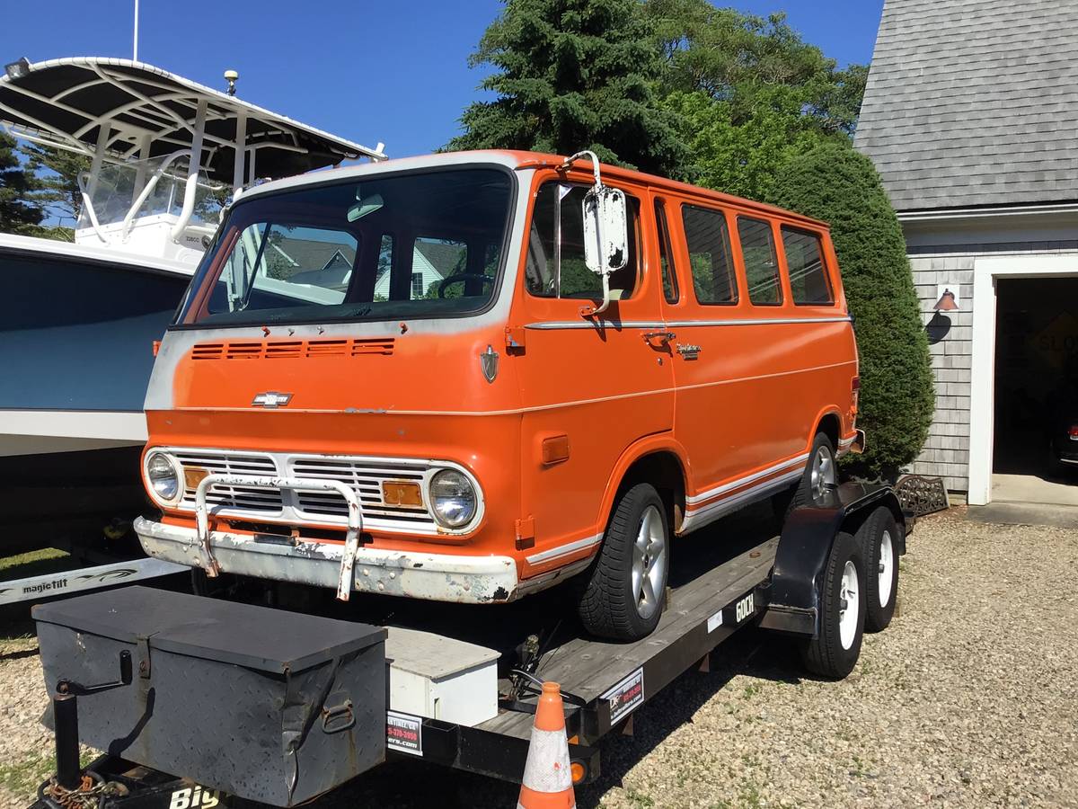 Chevy-sportsvan-1968-red-5