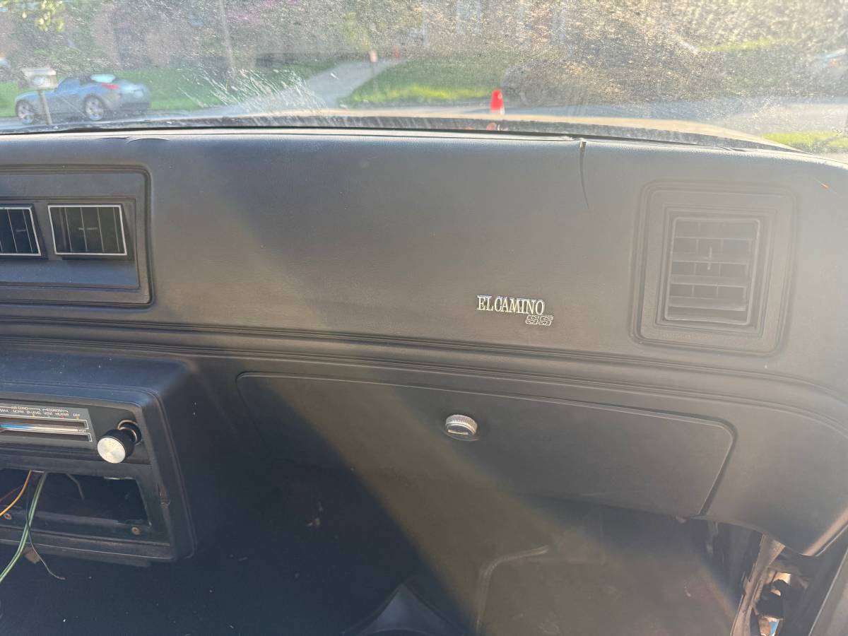 Chevy-ss-el-camino-1978-silver-5