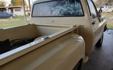 Chevy-stepsid-c10-custom-deluxe-1976-yellow
