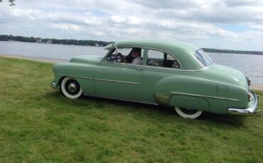 Chevy-styleline-deluxe-1952-green-1