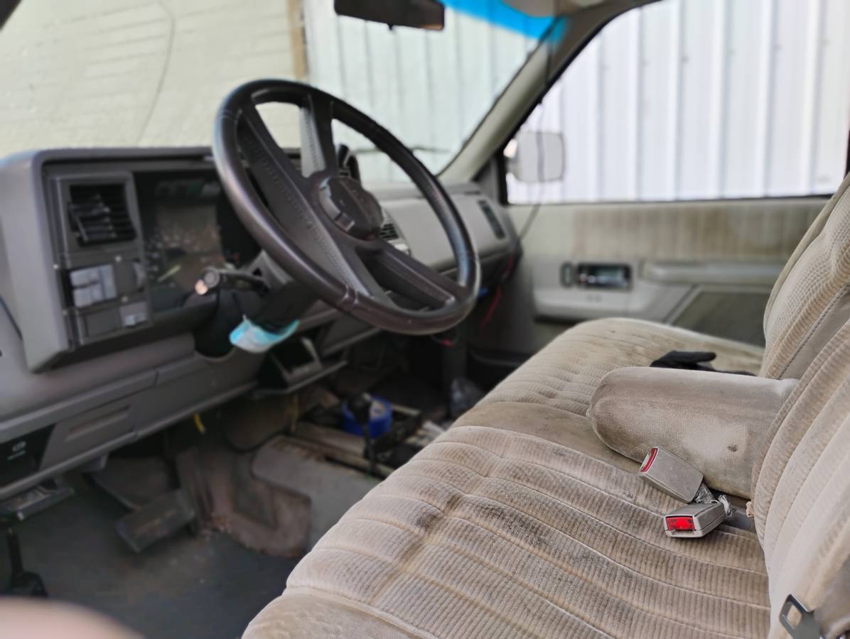 Chevy-suburban-1500-1992-9