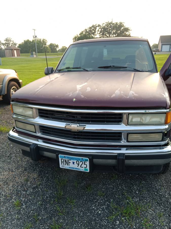 Chevy-suburban-1500-1994-red-16