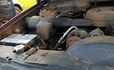 Chevy-suburban-1500-1994-red-5