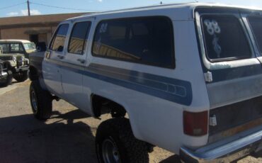 Chevy-suburban-1500-4x4-1988-white-2