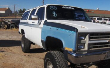 Chevy-suburban-1500-4x4-1988-white-3