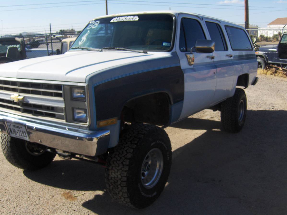 Chevy-suburban-1500-4x4-1988-white