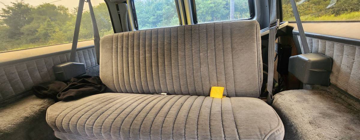Chevy-suburban-1500-4x4-1990-grey-20