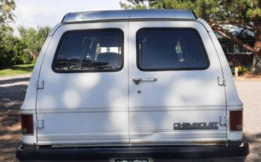 Chevy-suburban-1500-4x4-1991-white-2
