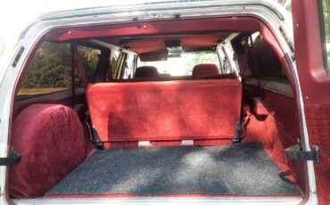 Chevy-suburban-1500-4x4-1991-white-3