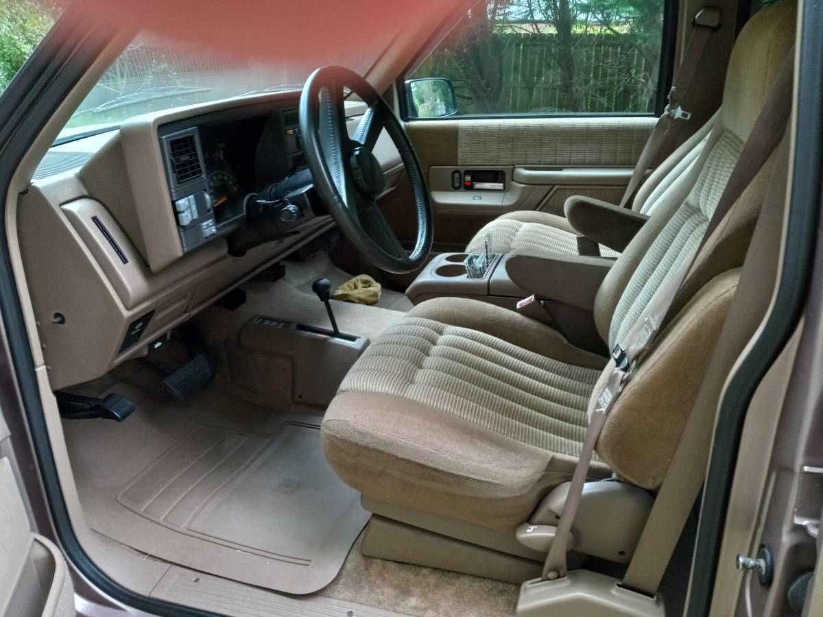 Chevy-suburban-1500-4x4-1994-10