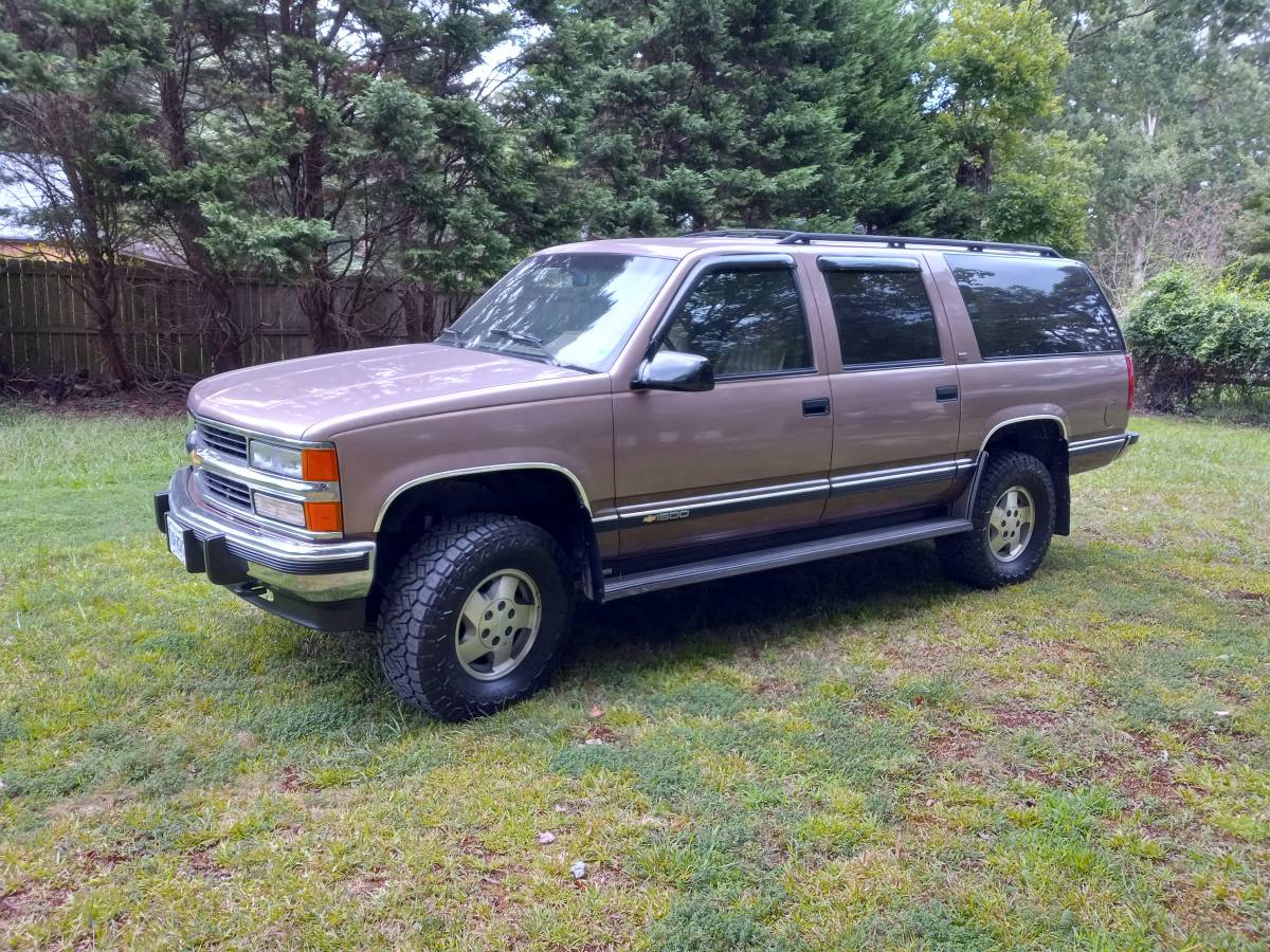 Chevy-suburban-1500-4x4-1994-3