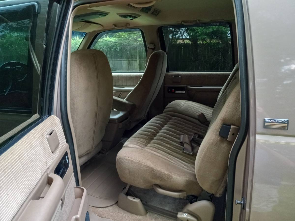 Chevy-suburban-1500-4x4-1994-8