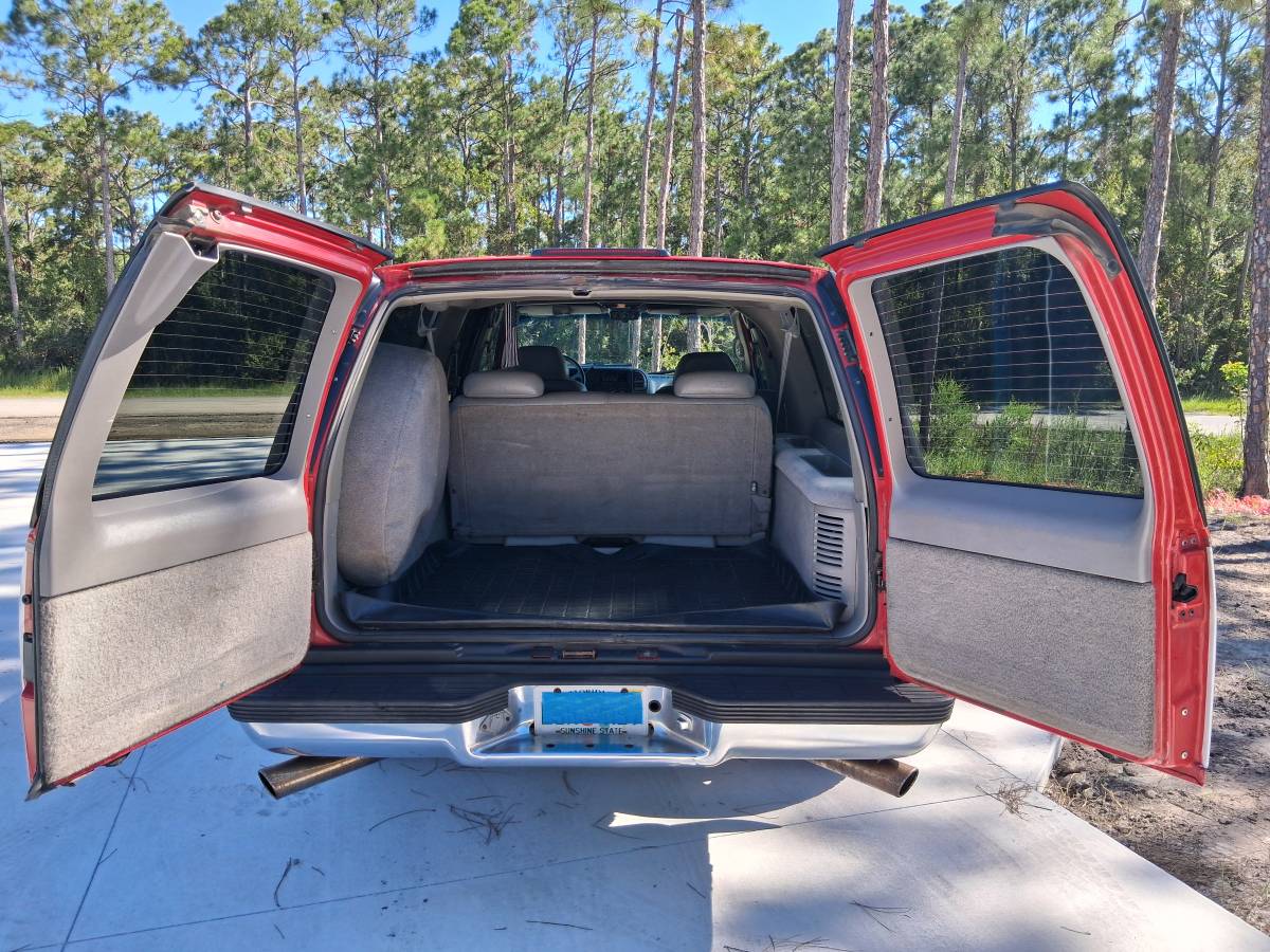 Chevy-suburban-1500-4x4-1995-12