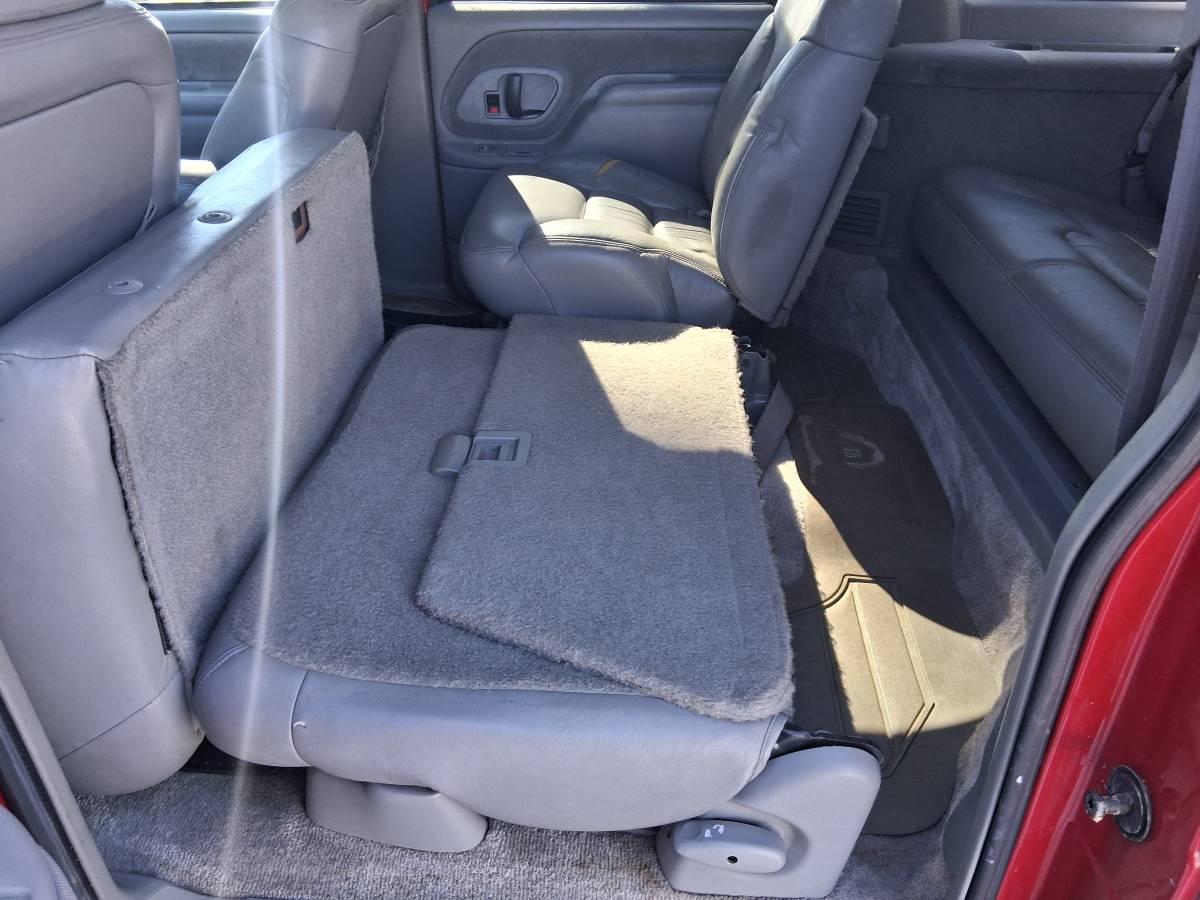 Chevy-suburban-1500-4x4-1995-13