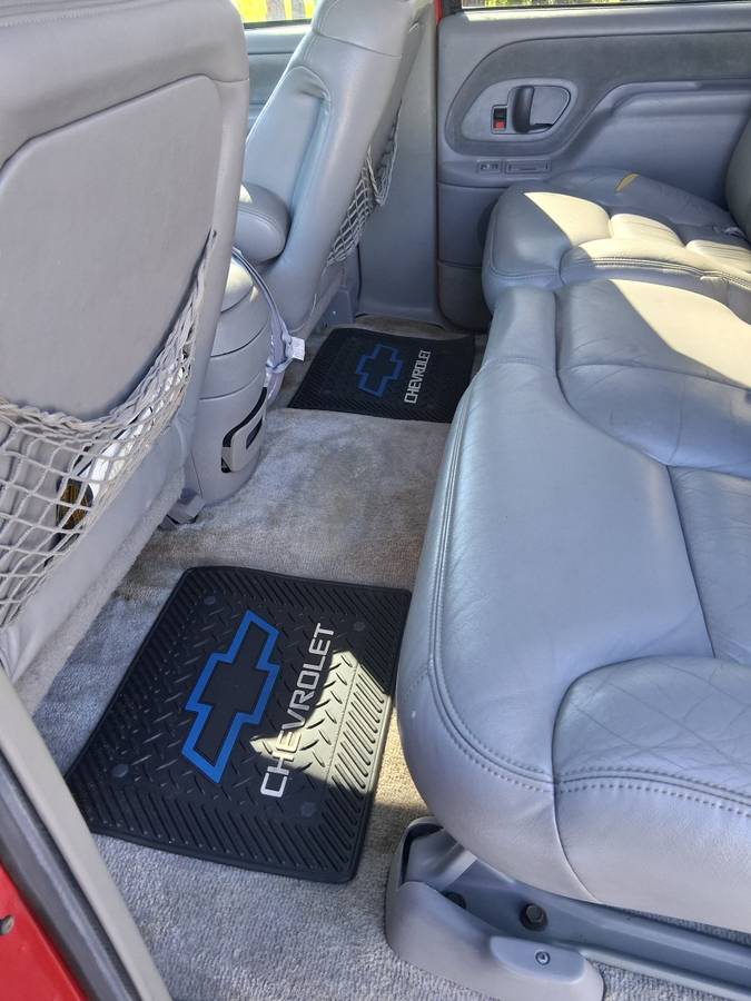 Chevy-suburban-1500-4x4-1995-18