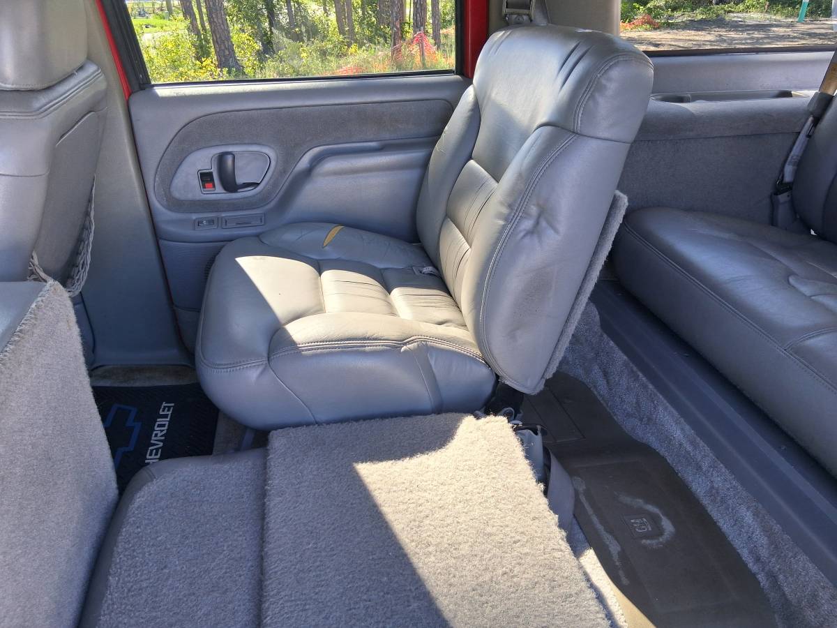 Chevy-suburban-1500-4x4-1995-19