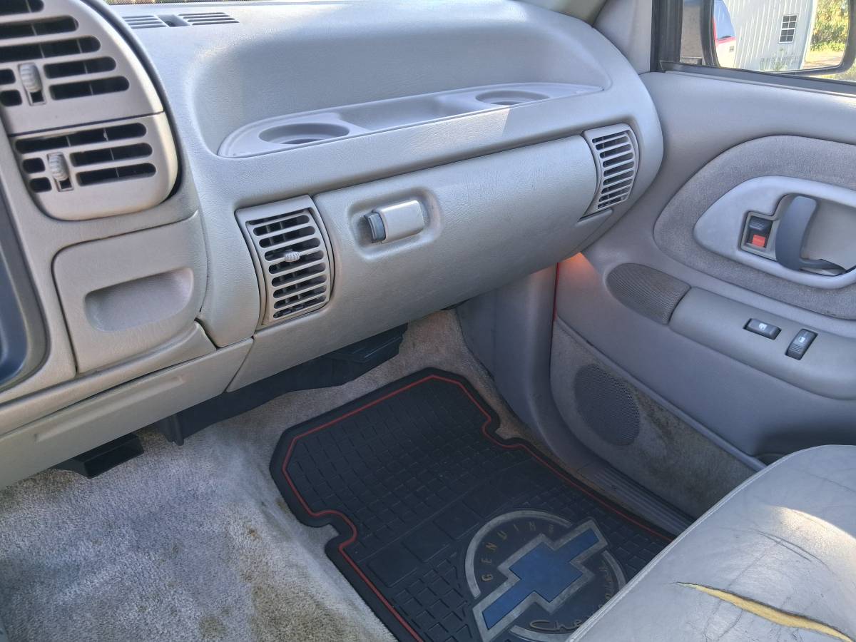 Chevy-suburban-1500-4x4-1995-22
