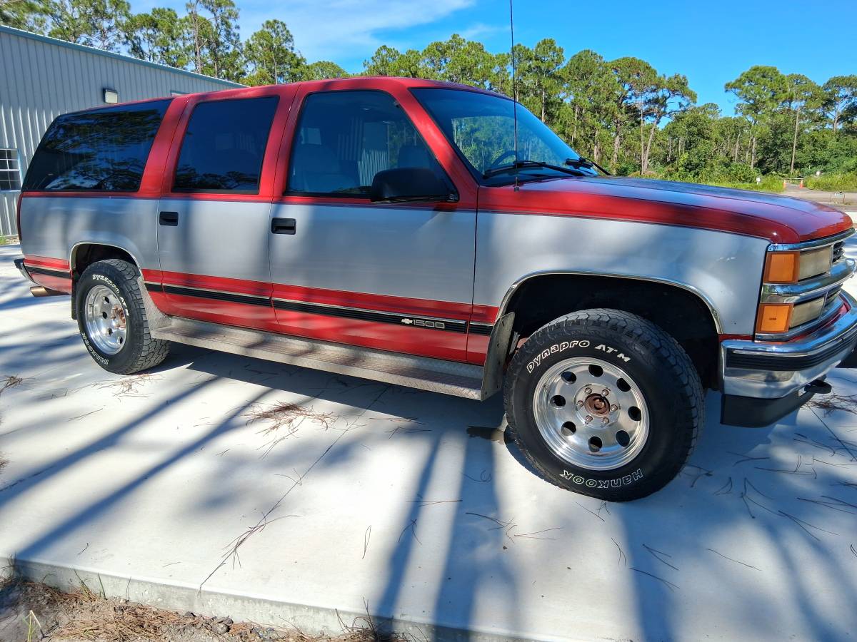 Chevy-suburban-1500-4x4-1995-3