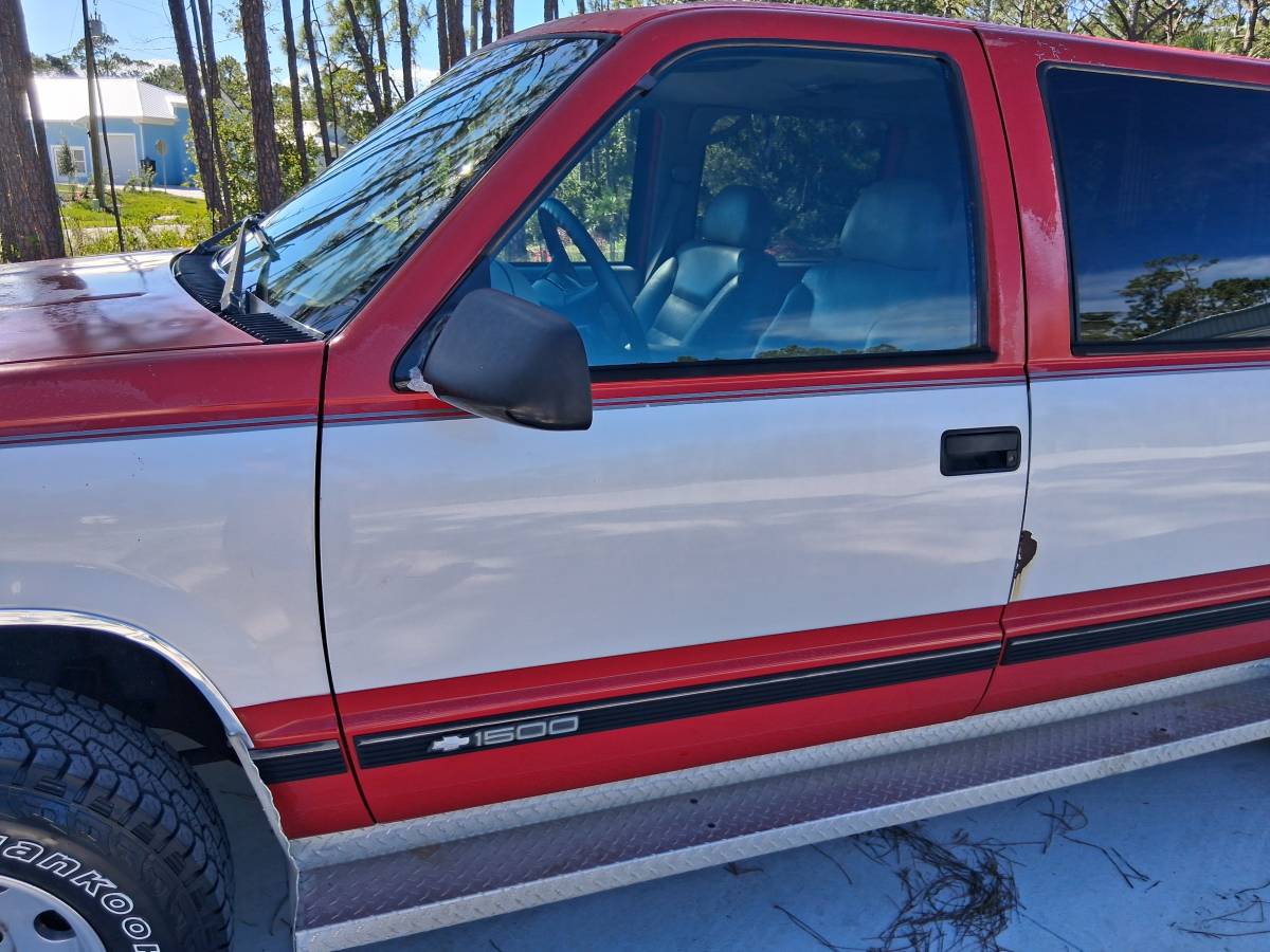Chevy-suburban-1500-4x4-1995-6