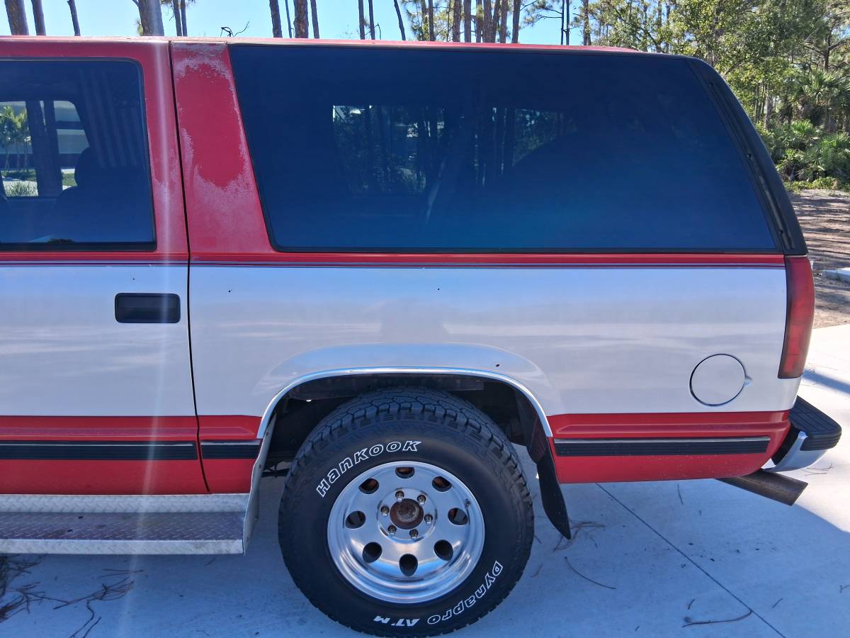 Chevy-suburban-1500-4x4-1995-9