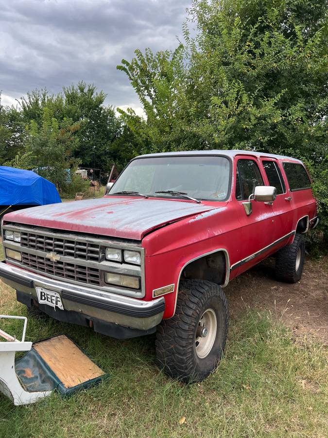 Chevy-suburban-1500-diesel-1990-red