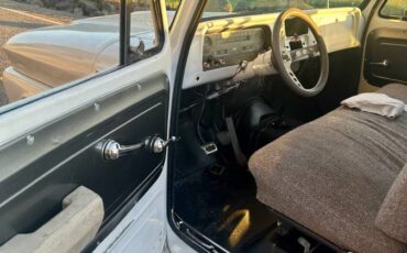 Chevy-suburban-1965-white-6