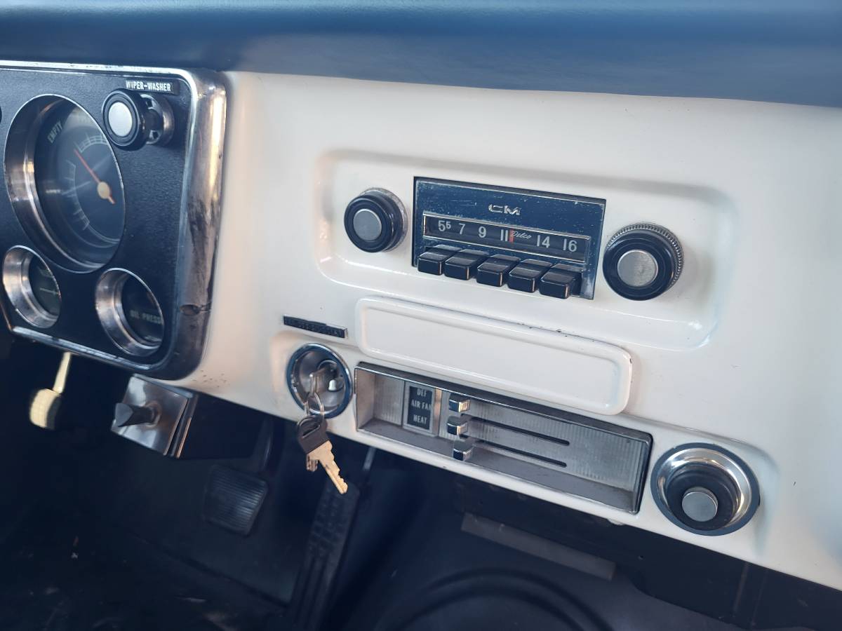 Chevy-suburban-1969-12