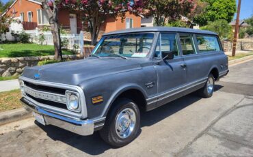 Chevy-suburban-1969-16