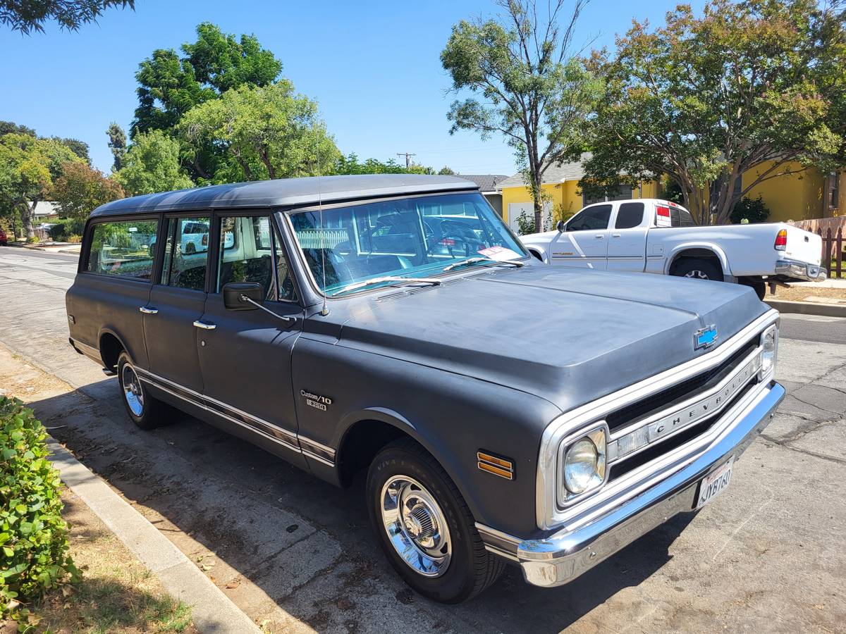 Chevy-suburban-1969