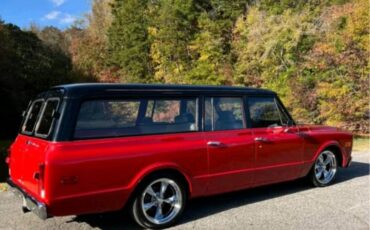 Chevy-suburban-1970-red