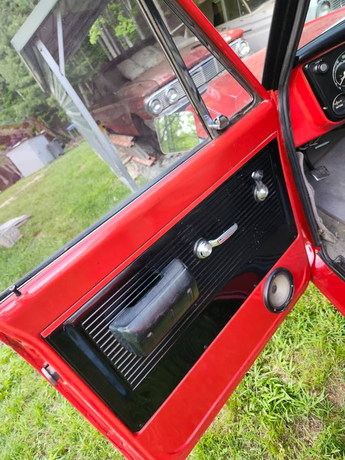 Chevy-suburban-1970-red-7