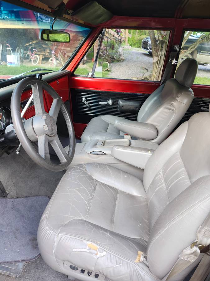 Chevy-suburban-1970-red-8