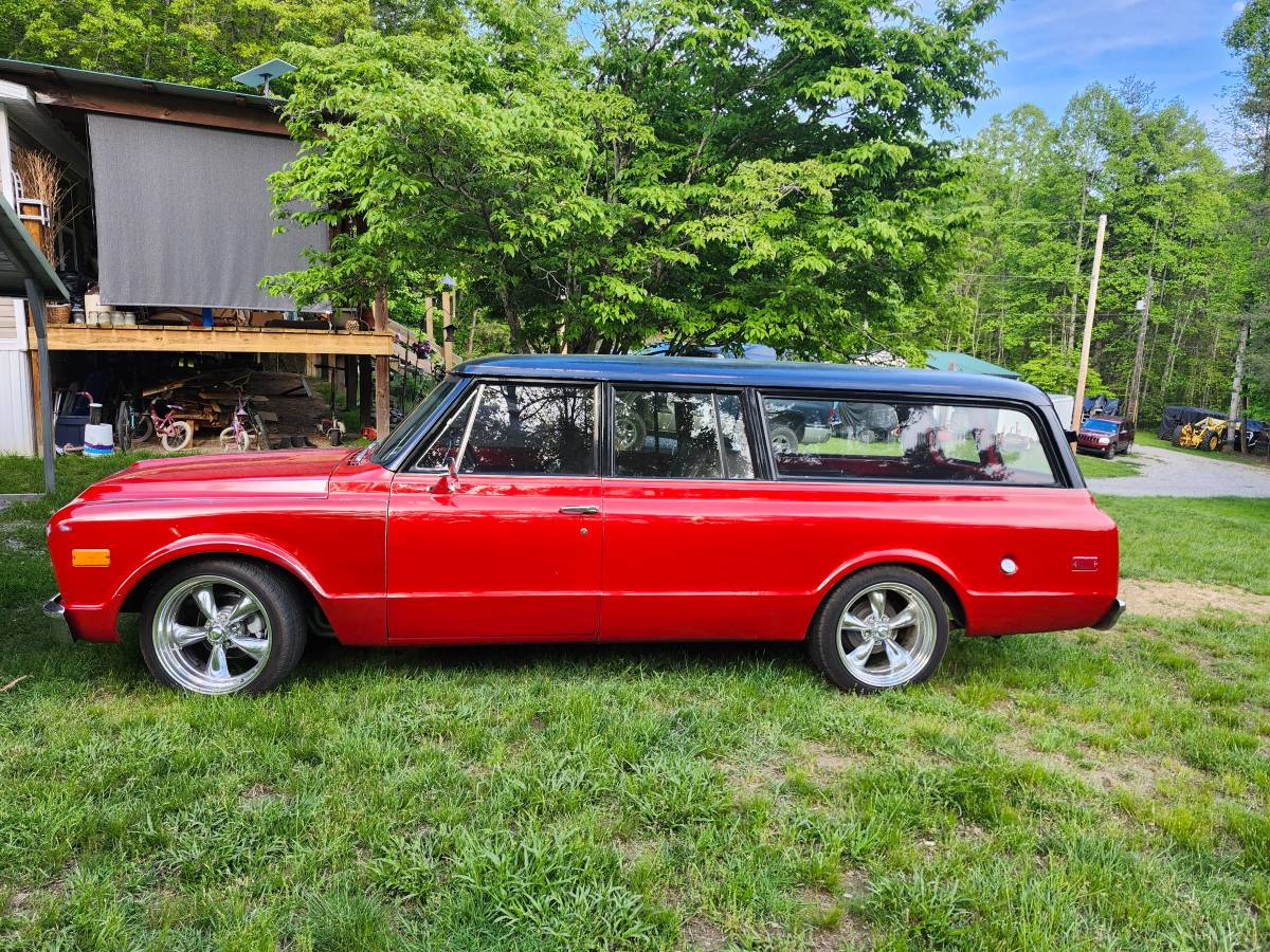 Chevy-suburban-1970-red-9