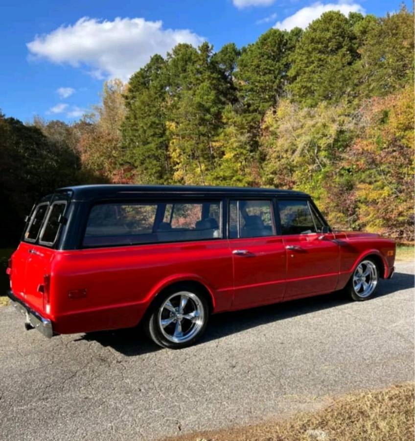 Chevy-suburban-1970-red
