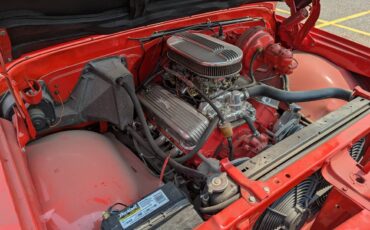 Chevy-suburban-1972-red-10