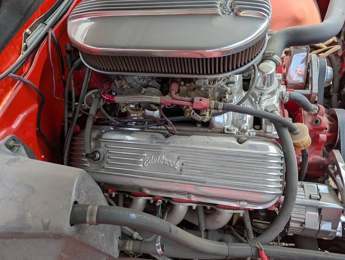 Chevy-suburban-1972-red-11