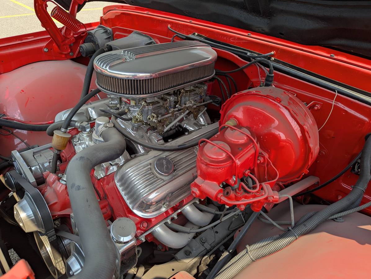 Chevy-suburban-1972-red-13