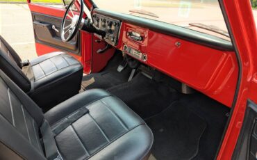 Chevy-suburban-1972-red-16