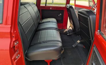 Chevy-suburban-1972-red-19