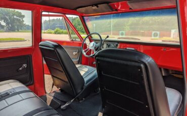 Chevy-suburban-1972-red-21