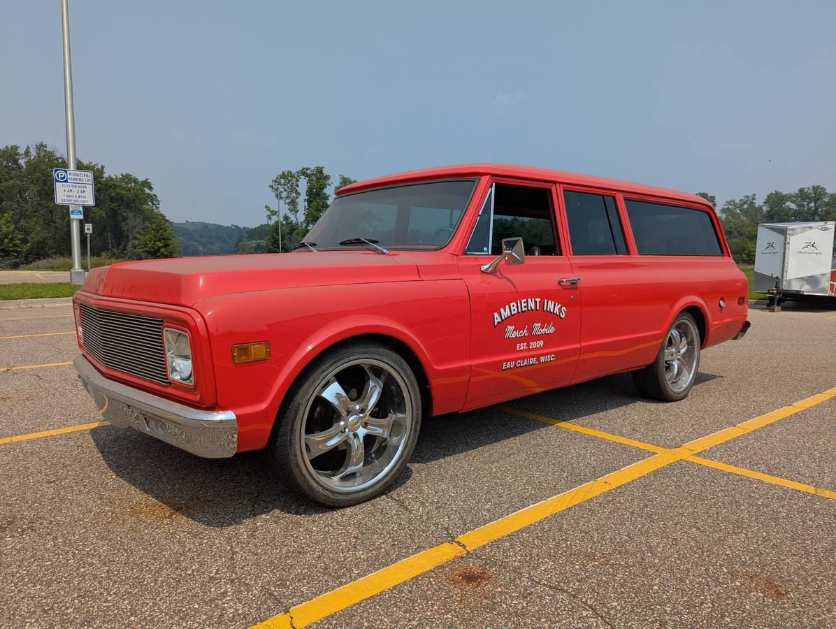Chevy-suburban-1972-red-3
