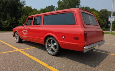 Chevy-suburban-1972-red