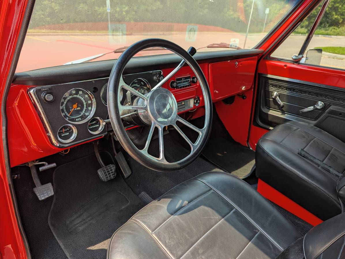 Chevy-suburban-1972-red-5