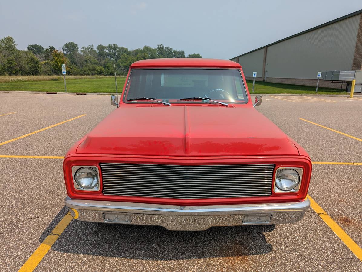 Chevy-suburban-1972-red-7