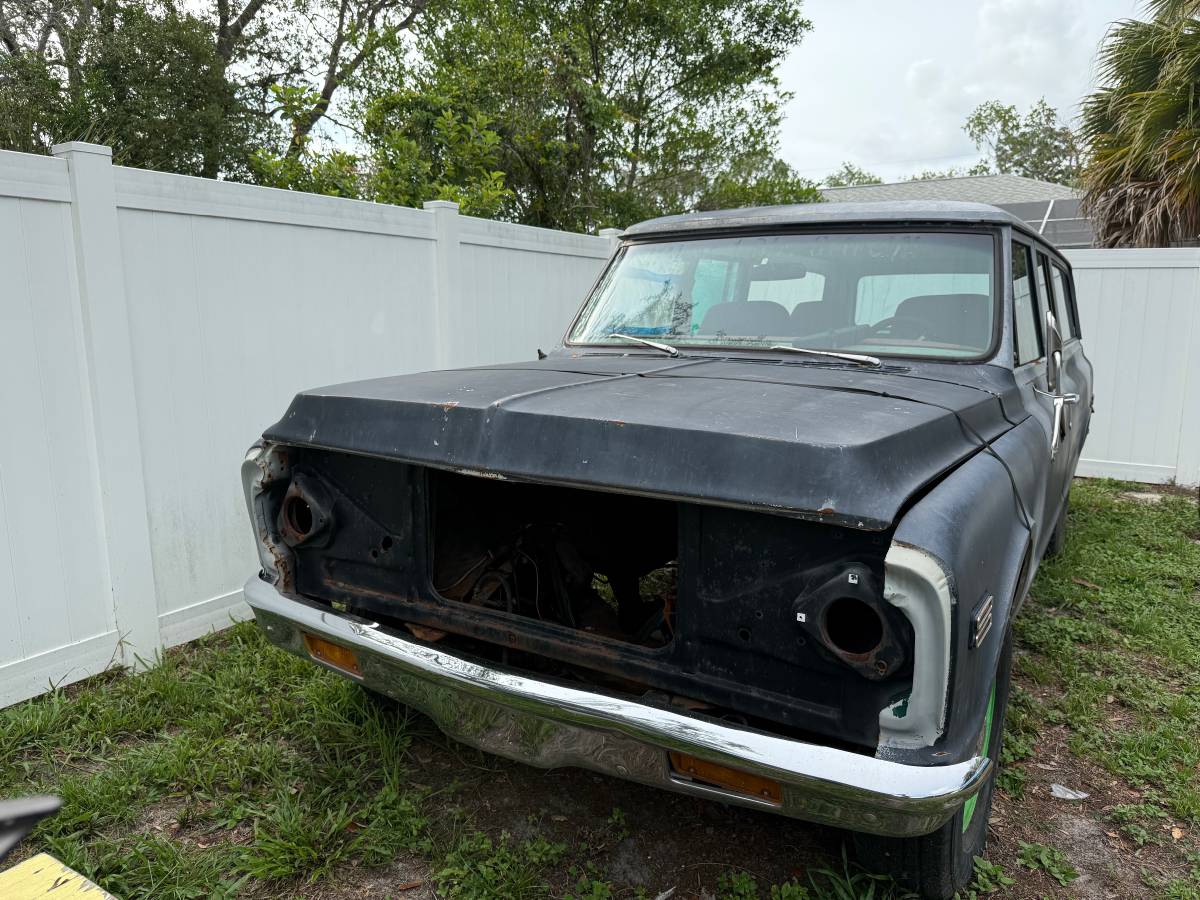Chevy-suburban-1972