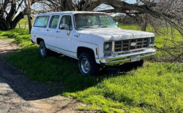 Chevy-suburban-1977-white-11
